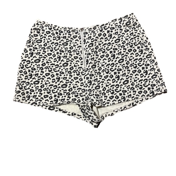 Altar'd State Pants - Altar’d State Size Large 100% Cotton Jean-Like Shorts Animal Print Zipper Pocket